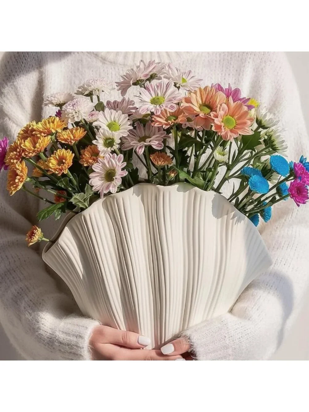 Coastal Ceramic Shell Vase - Modern Home Decor, Unique Centerpiece & Planter